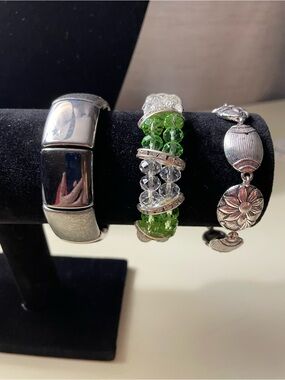Green Austrian Crystal Green and White, Cuff Sterling, Link - Flower Design